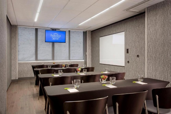 Fairfield Inn & Suites by Marriott Chicago Downtown/Magnificent Mile image 17